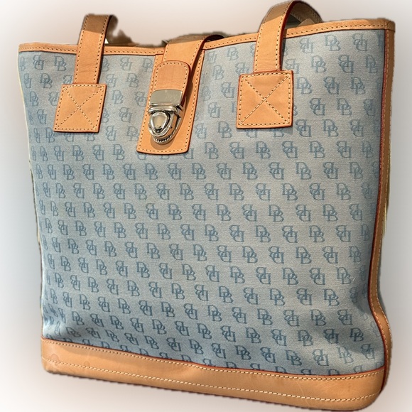 DOONEY & BOURKE Signature Logo Fabric Tote Light Blue H909C Approx 13”L x11.75”H - Picture 3 of 16